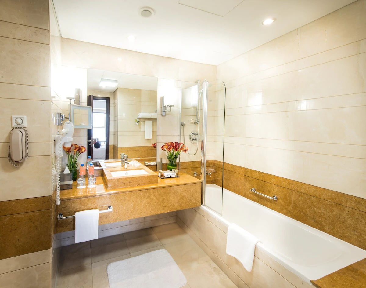 سرویس بهداشتی و حمام هتل گرند میلنیوم دبی